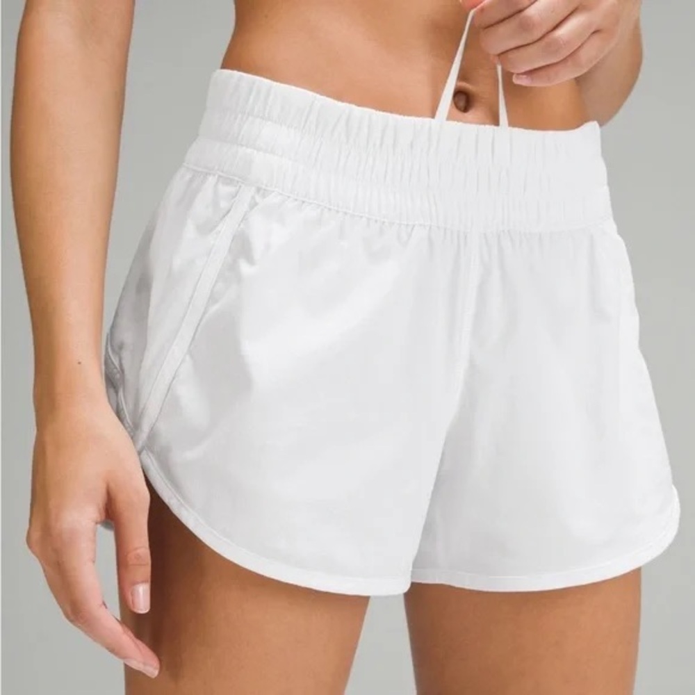Lululemon Tracker Shorts in White size 12
